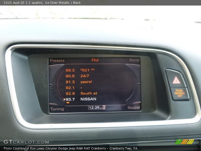 Ice Silver Metallic / Black 2010 Audi Q5 3.2 quattro