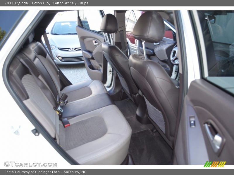 Cotton White / Taupe 2011 Hyundai Tucson GLS
