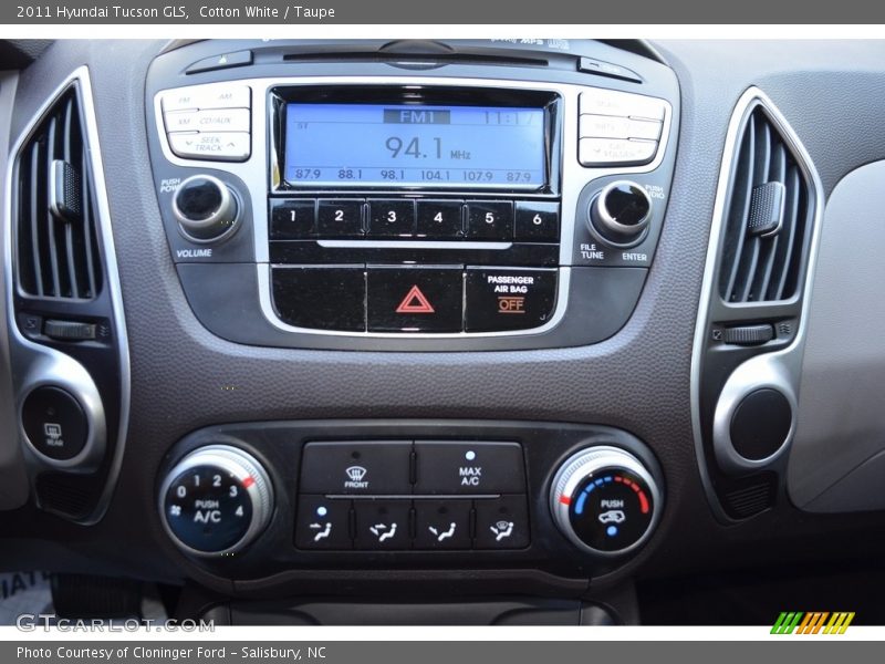 Cotton White / Taupe 2011 Hyundai Tucson GLS