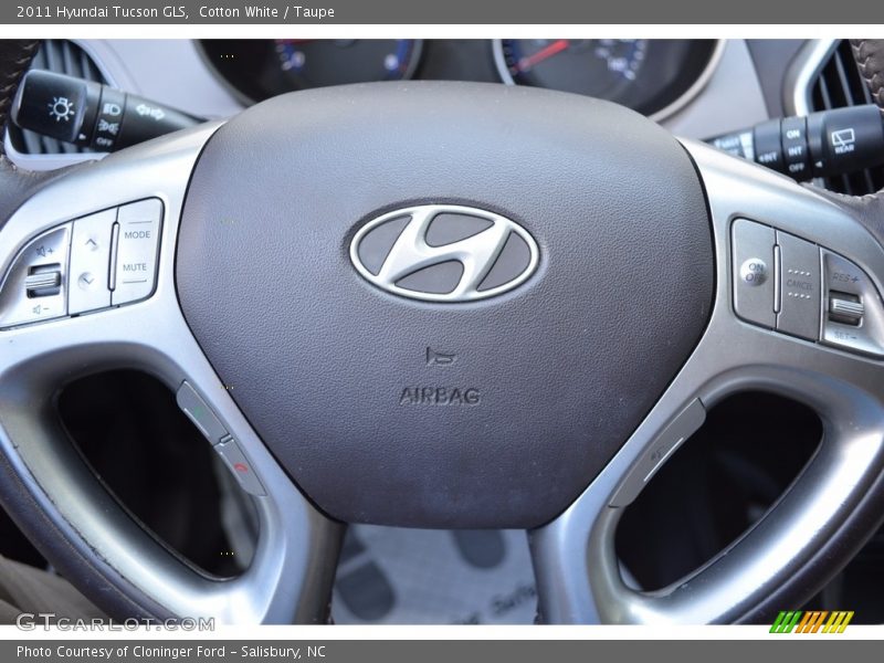 Cotton White / Taupe 2011 Hyundai Tucson GLS