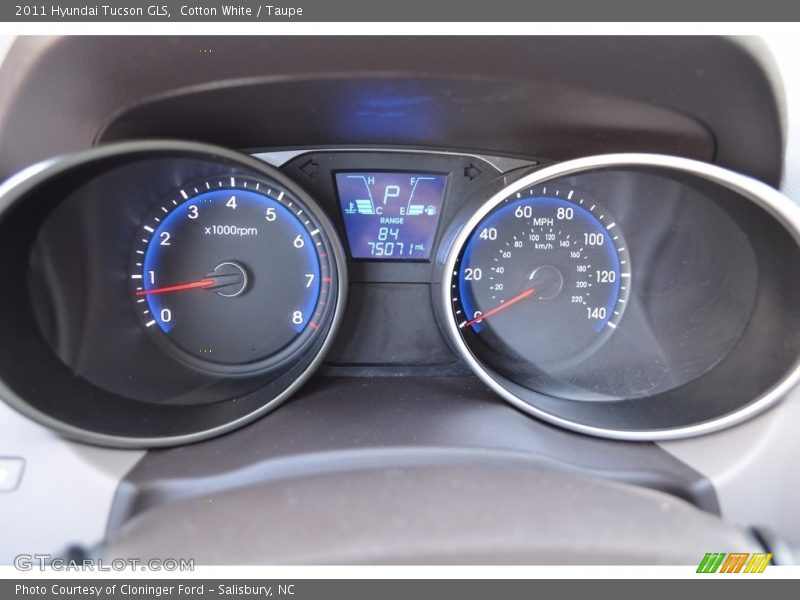 Cotton White / Taupe 2011 Hyundai Tucson GLS