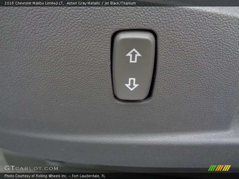 Ashen Gray Metallic / Jet Black/Titanium 2016 Chevrolet Malibu Limited LT