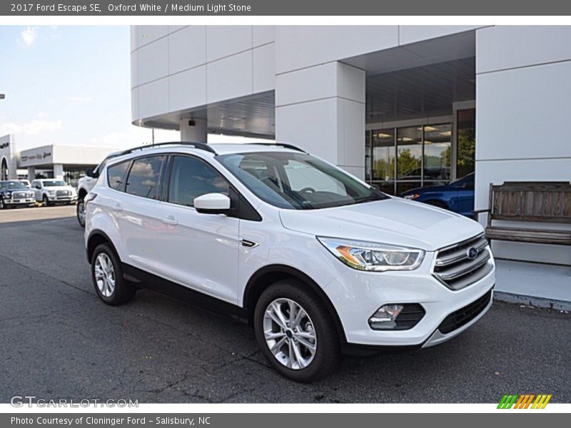 Oxford White / Medium Light Stone 2017 Ford Escape SE