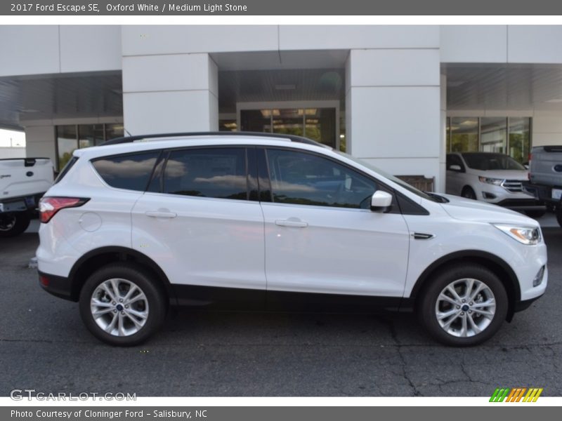 Oxford White / Medium Light Stone 2017 Ford Escape SE