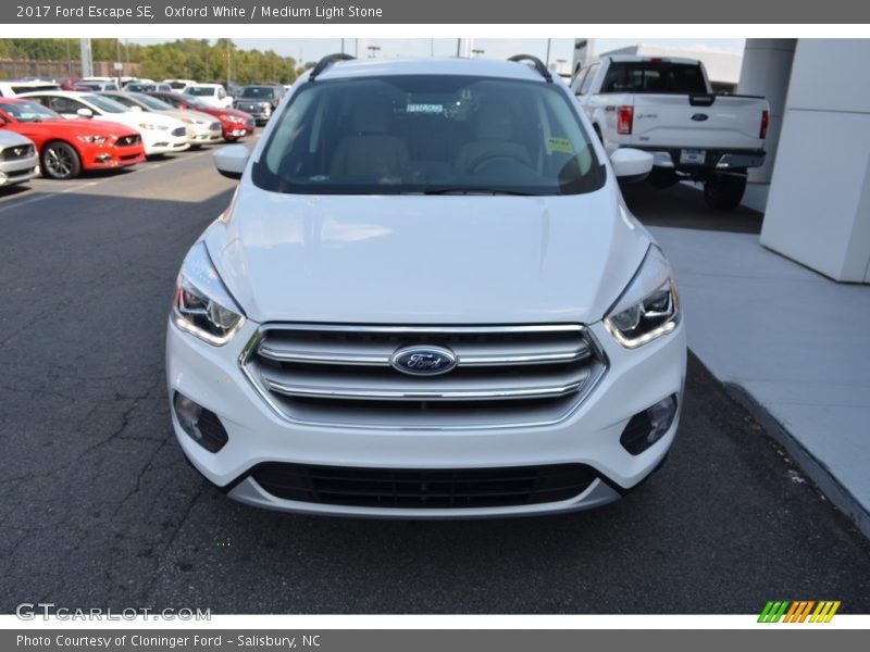 Oxford White / Medium Light Stone 2017 Ford Escape SE