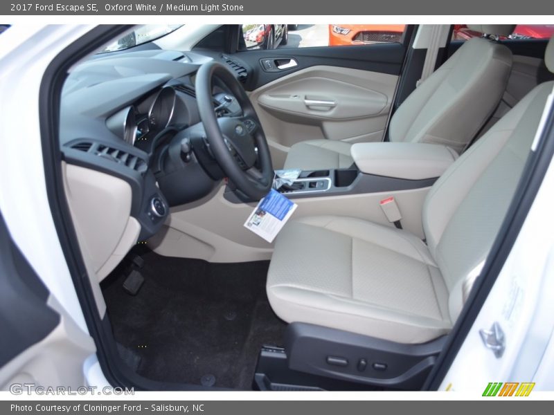 Oxford White / Medium Light Stone 2017 Ford Escape SE