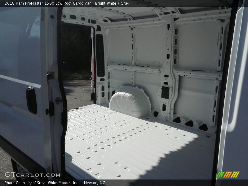 Bright White / Gray 2018 Ram ProMaster 1500 Low Roof Cargo Van