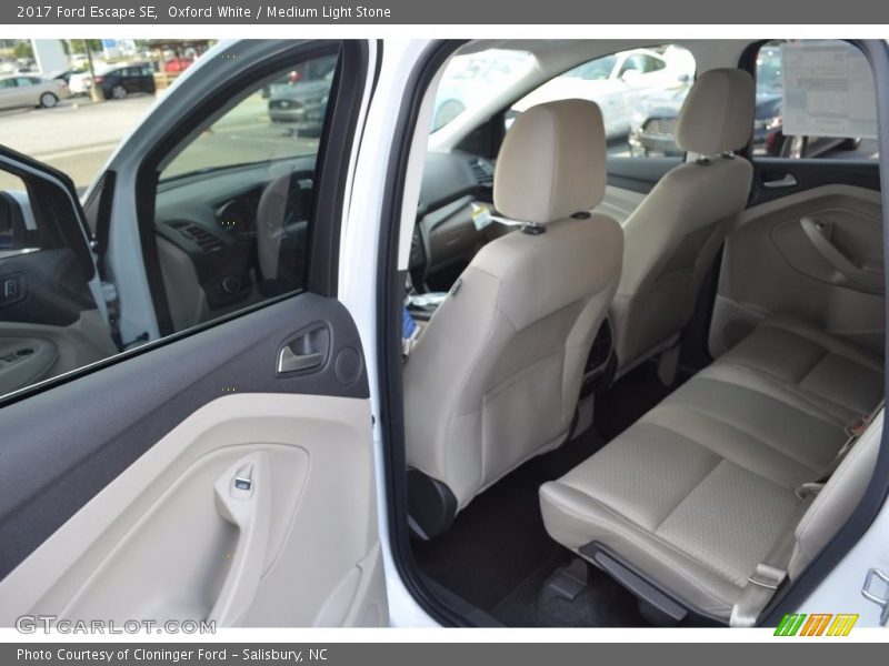 Oxford White / Medium Light Stone 2017 Ford Escape SE
