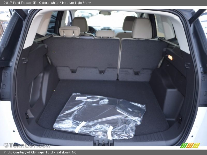 Oxford White / Medium Light Stone 2017 Ford Escape SE