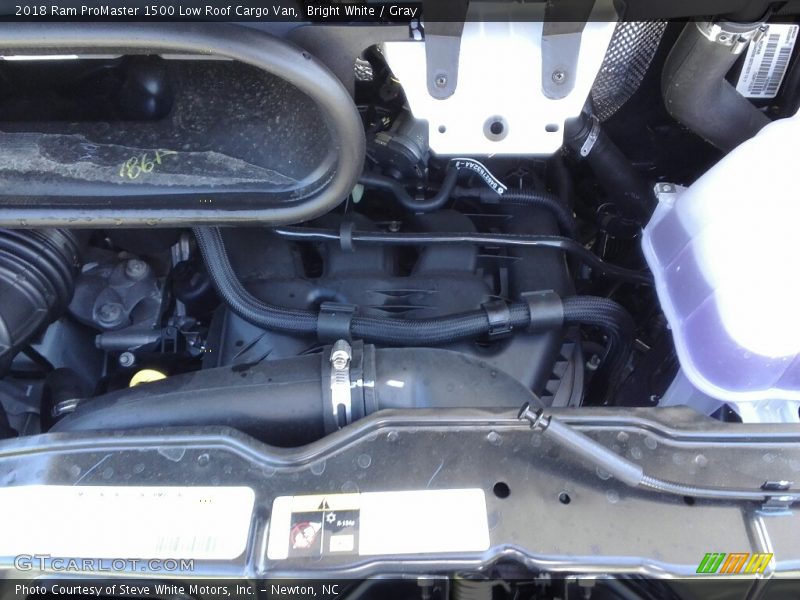 Bright White / Gray 2018 Ram ProMaster 1500 Low Roof Cargo Van