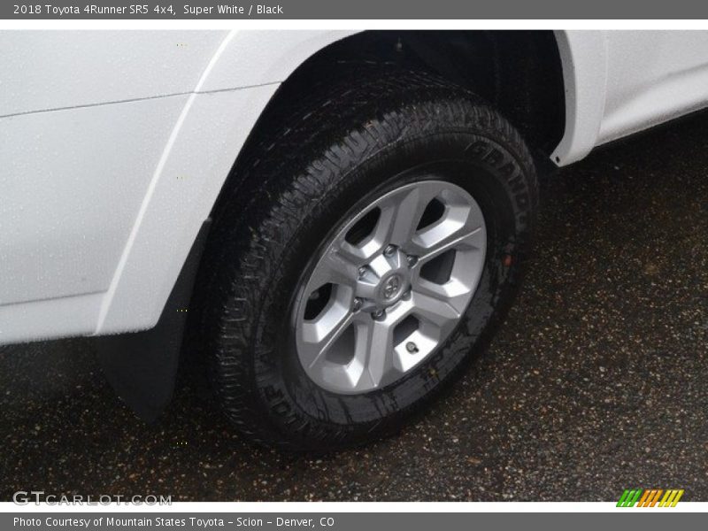 Super White / Black 2018 Toyota 4Runner SR5 4x4