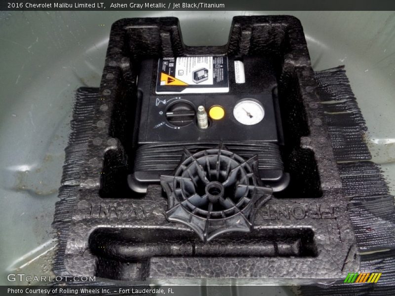 Ashen Gray Metallic / Jet Black/Titanium 2016 Chevrolet Malibu Limited LT