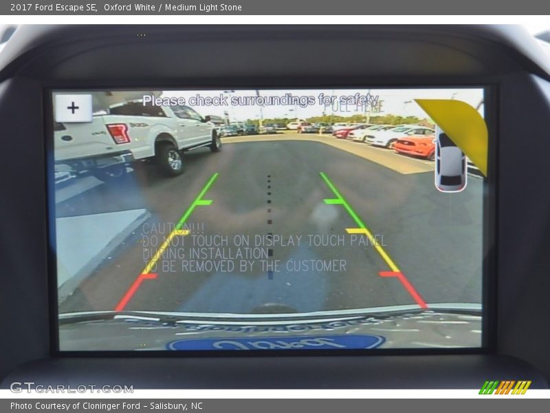 Oxford White / Medium Light Stone 2017 Ford Escape SE