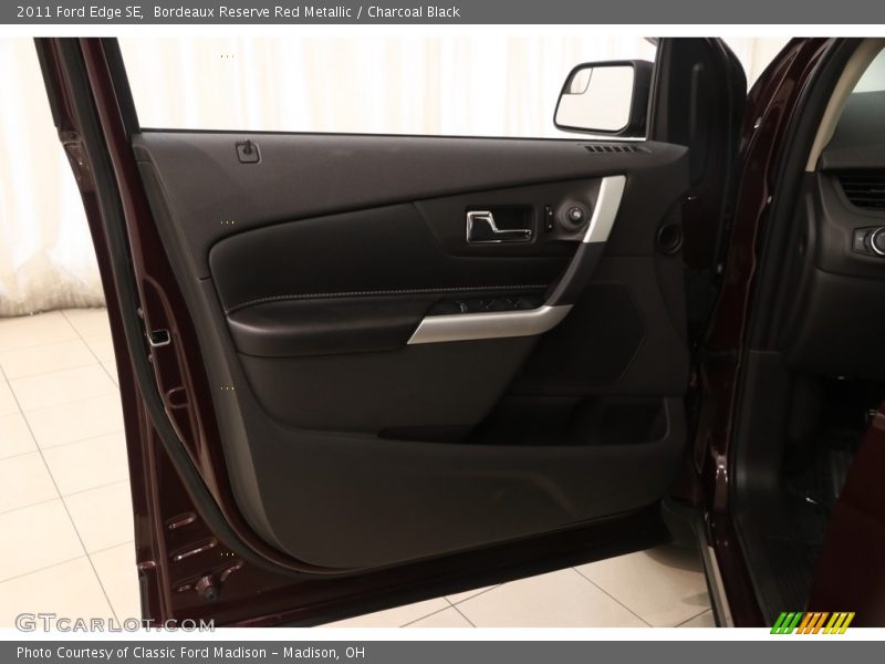 Bordeaux Reserve Red Metallic / Charcoal Black 2011 Ford Edge SE