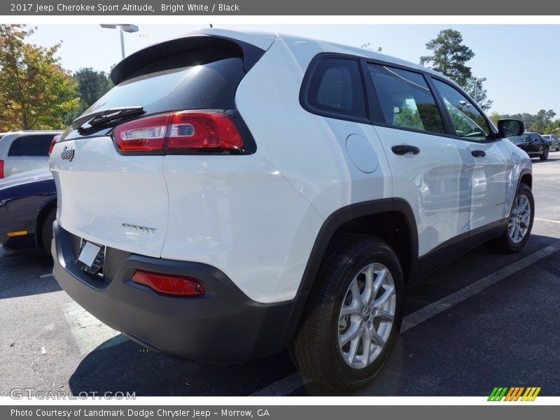 Bright White / Black 2017 Jeep Cherokee Sport Altitude