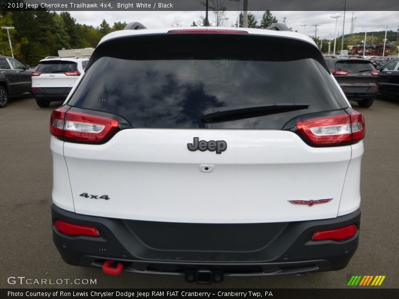 Bright White / Black 2018 Jeep Cherokee Trailhawk 4x4