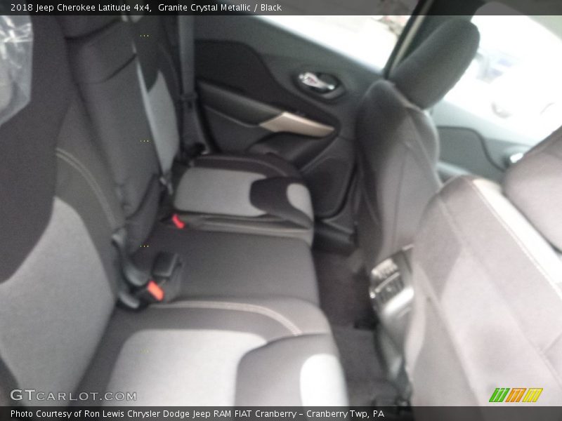 Granite Crystal Metallic / Black 2018 Jeep Cherokee Latitude 4x4