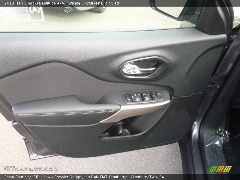 Granite Crystal Metallic / Black 2018 Jeep Cherokee Latitude 4x4