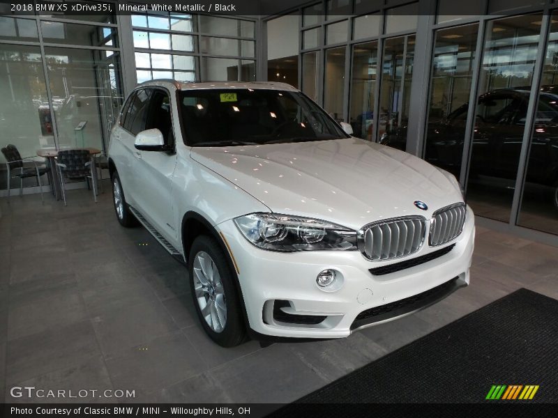 Mineral White Metallic / Black 2018 BMW X5 xDrive35i