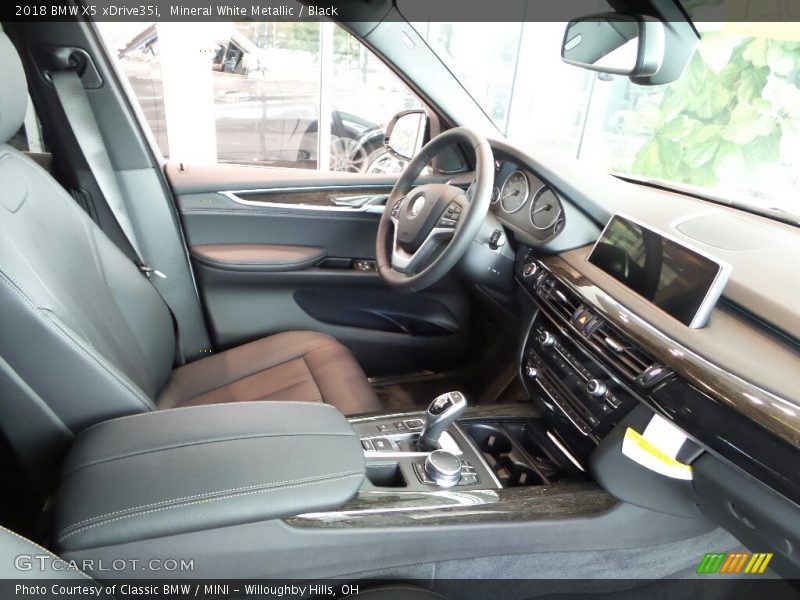 Mineral White Metallic / Black 2018 BMW X5 xDrive35i