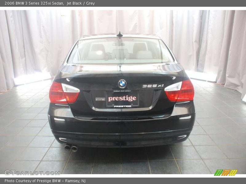 Jet Black / Grey 2006 BMW 3 Series 325xi Sedan