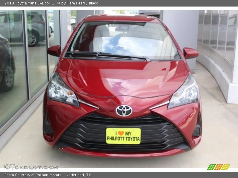 Ruby Flare Pearl / Black 2018 Toyota Yaris 3-Door L