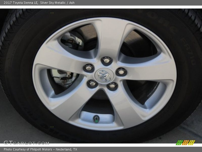 Silver Sky Metallic / Ash 2017 Toyota Sienna LE