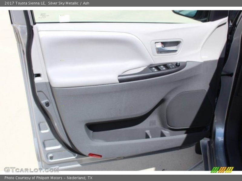 Silver Sky Metallic / Ash 2017 Toyota Sienna LE