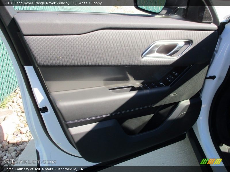 Fuji White / Ebony 2018 Land Rover Range Rover Velar S