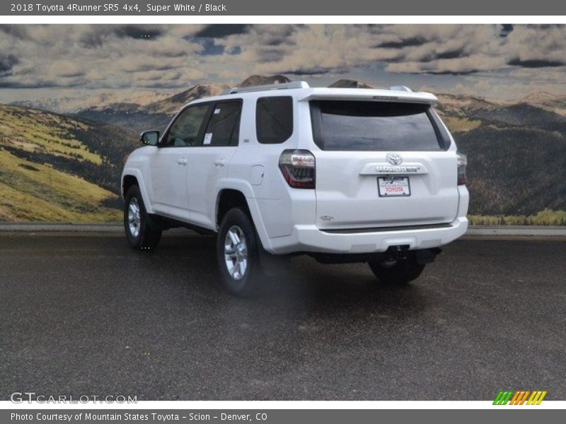 Super White / Black 2018 Toyota 4Runner SR5 4x4