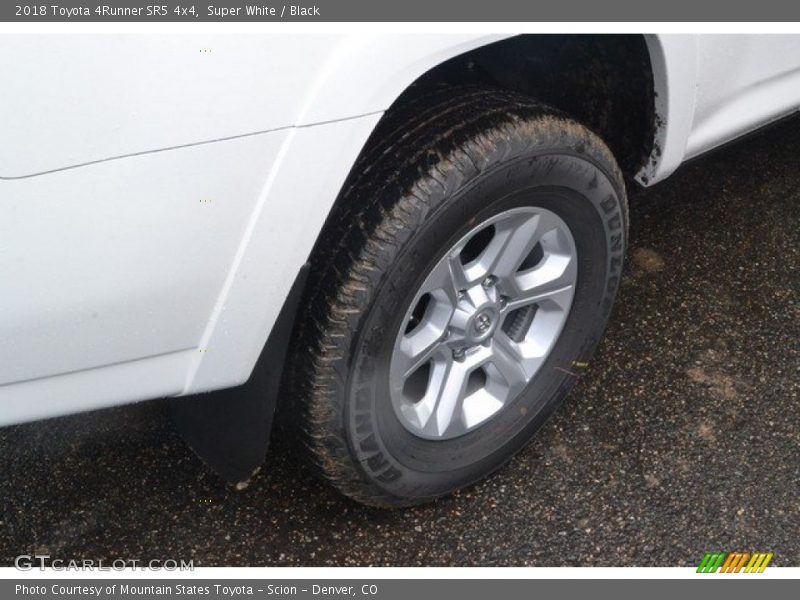 Super White / Black 2018 Toyota 4Runner SR5 4x4