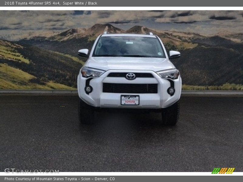 Super White / Black 2018 Toyota 4Runner SR5 4x4