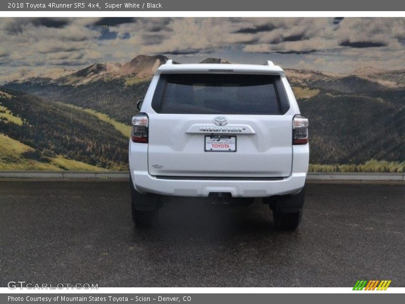 Super White / Black 2018 Toyota 4Runner SR5 4x4