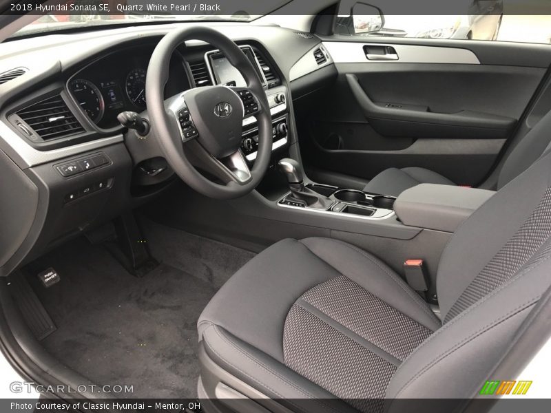 Quartz White Pearl / Black 2018 Hyundai Sonata SE