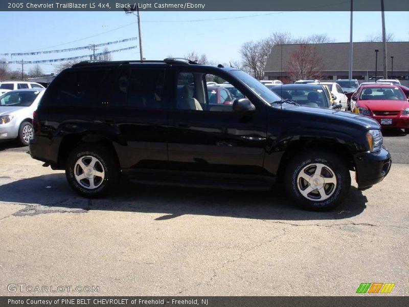 Black / Light Cashmere/Ebony 2005 Chevrolet TrailBlazer LS 4x4
