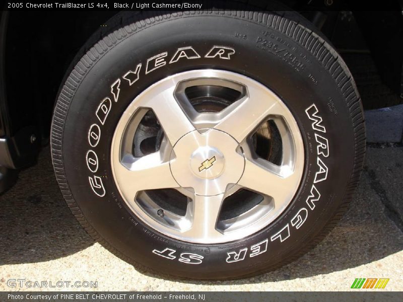 Black / Light Cashmere/Ebony 2005 Chevrolet TrailBlazer LS 4x4