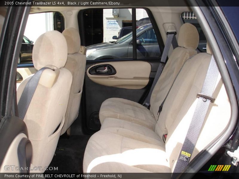 Black / Light Cashmere/Ebony 2005 Chevrolet TrailBlazer LS 4x4