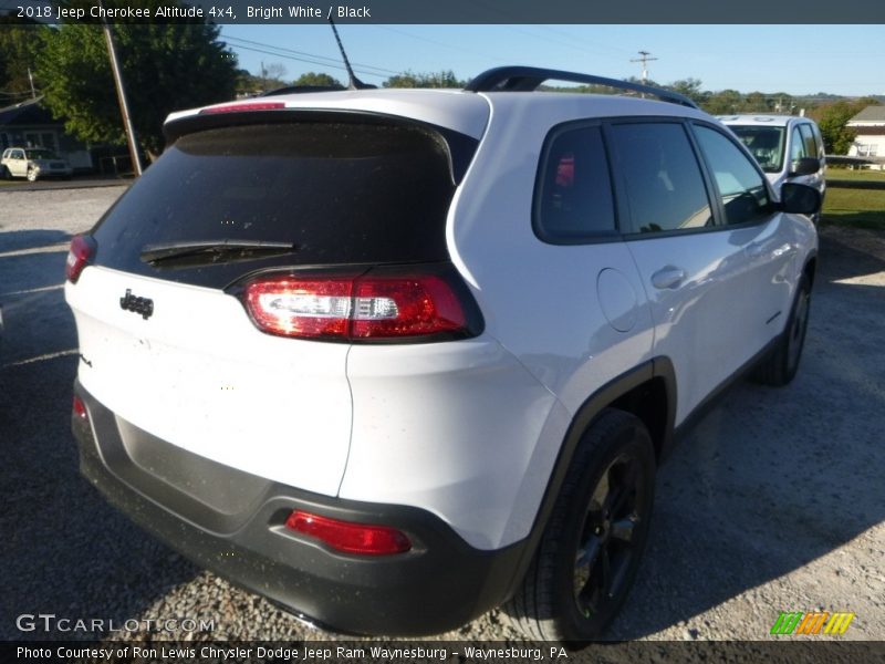 Bright White / Black 2018 Jeep Cherokee Altitude 4x4
