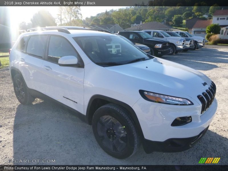 Bright White / Black 2018 Jeep Cherokee Altitude 4x4