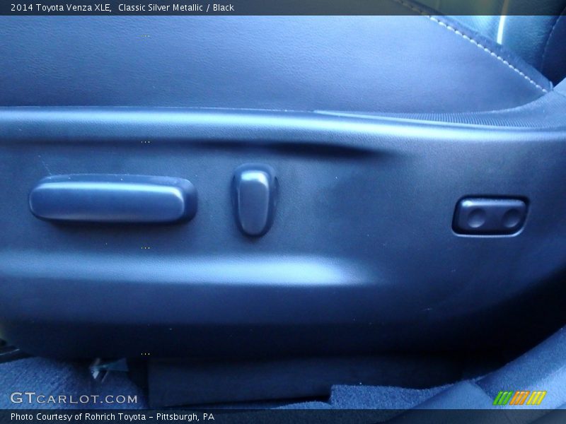 Classic Silver Metallic / Black 2014 Toyota Venza XLE