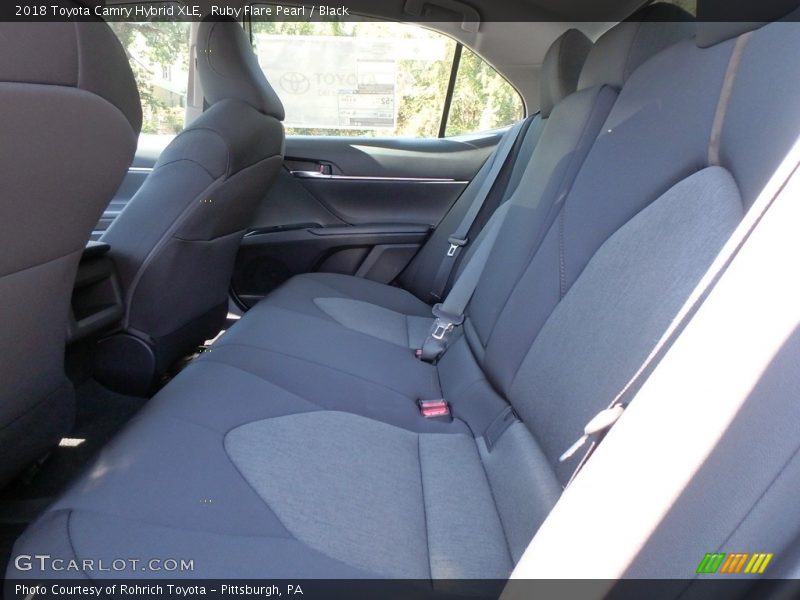 Ruby Flare Pearl / Black 2018 Toyota Camry Hybrid XLE