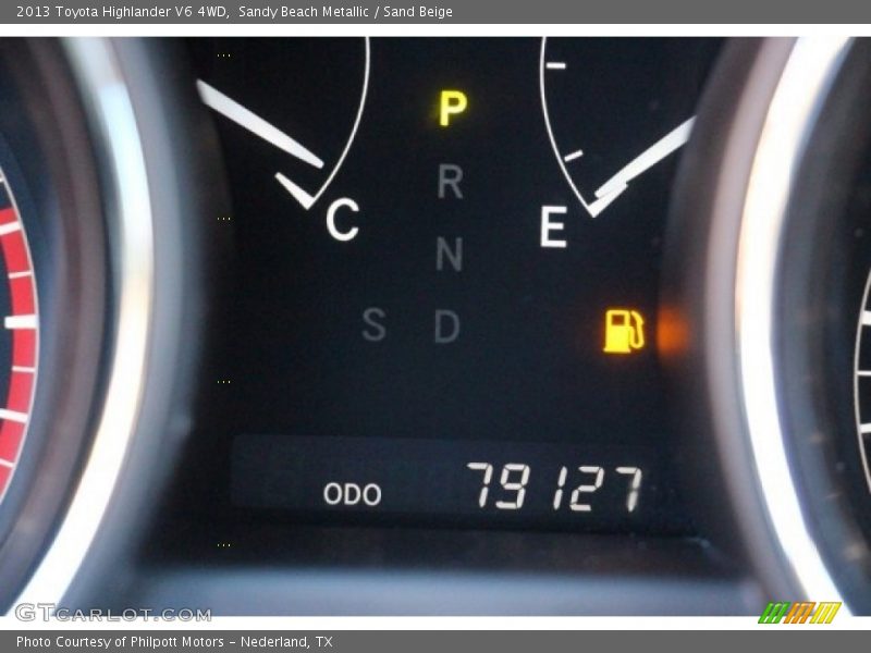 Sandy Beach Metallic / Sand Beige 2013 Toyota Highlander V6 4WD
