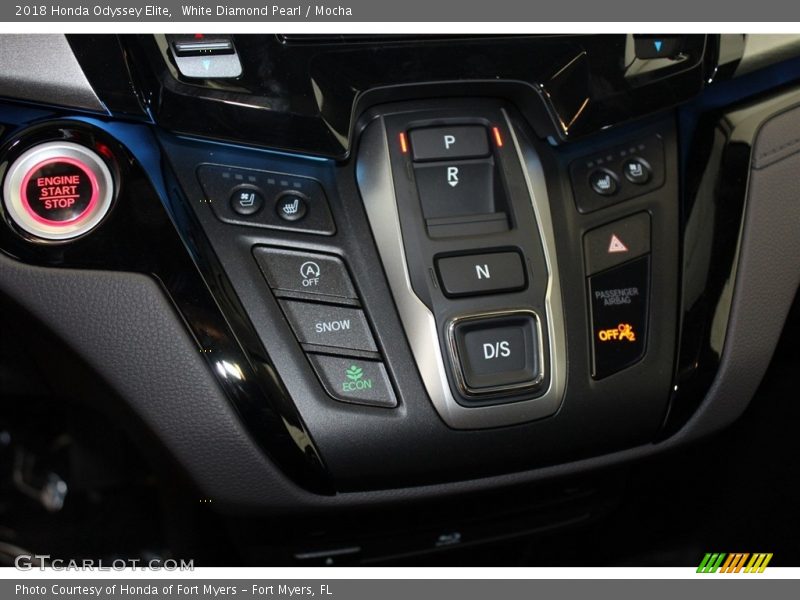 White Diamond Pearl / Mocha 2018 Honda Odyssey Elite