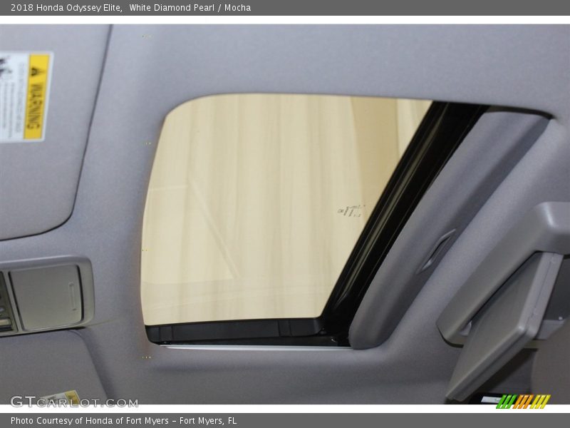 White Diamond Pearl / Mocha 2018 Honda Odyssey Elite