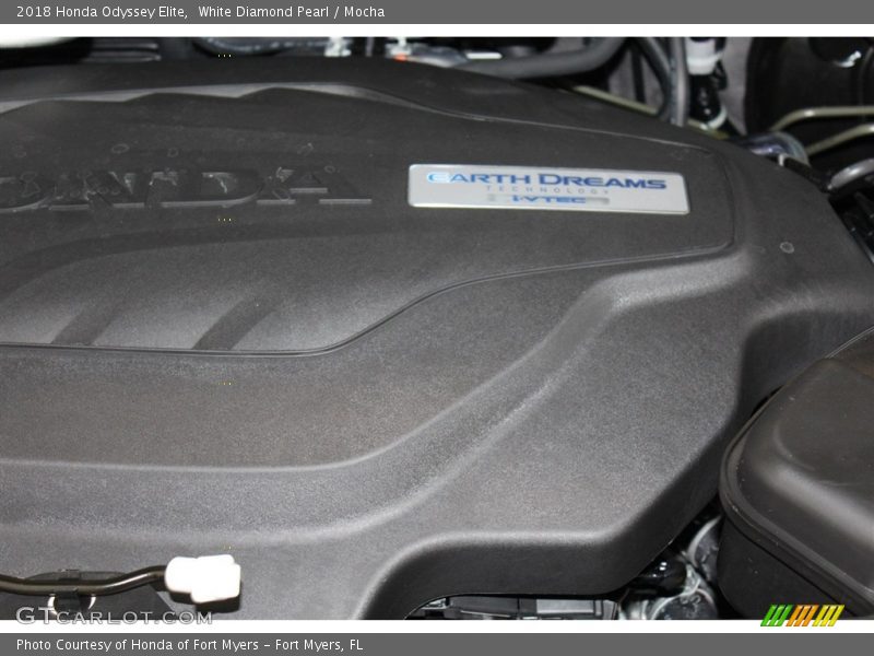 White Diamond Pearl / Mocha 2018 Honda Odyssey Elite