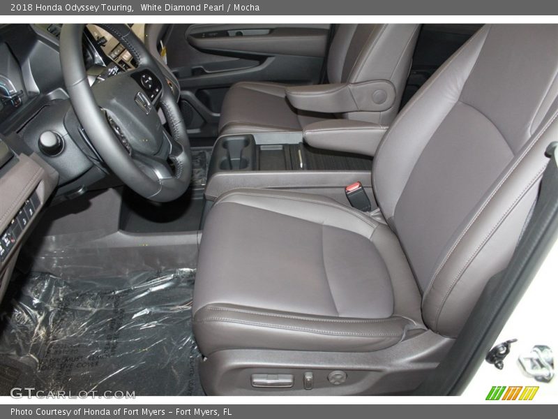 White Diamond Pearl / Mocha 2018 Honda Odyssey Touring