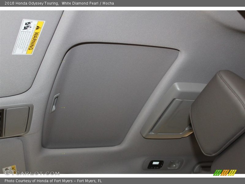 White Diamond Pearl / Mocha 2018 Honda Odyssey Touring