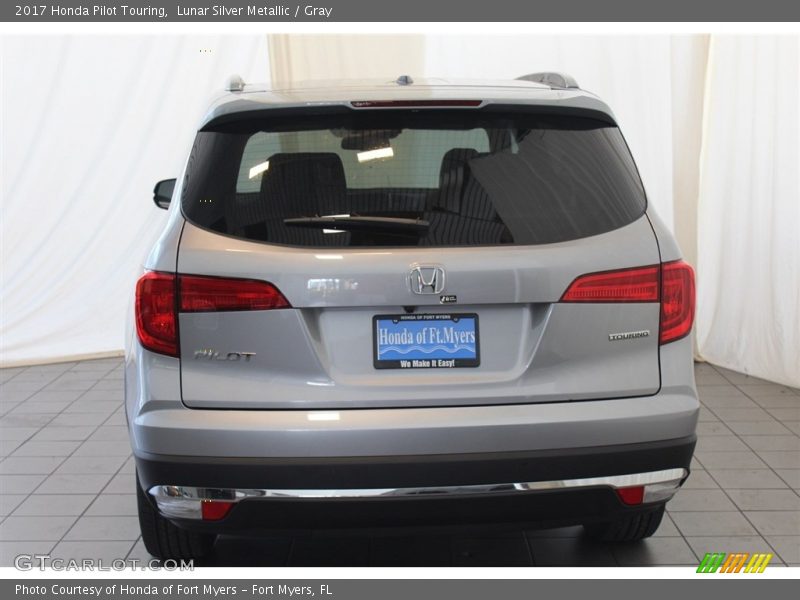 Lunar Silver Metallic / Gray 2017 Honda Pilot Touring