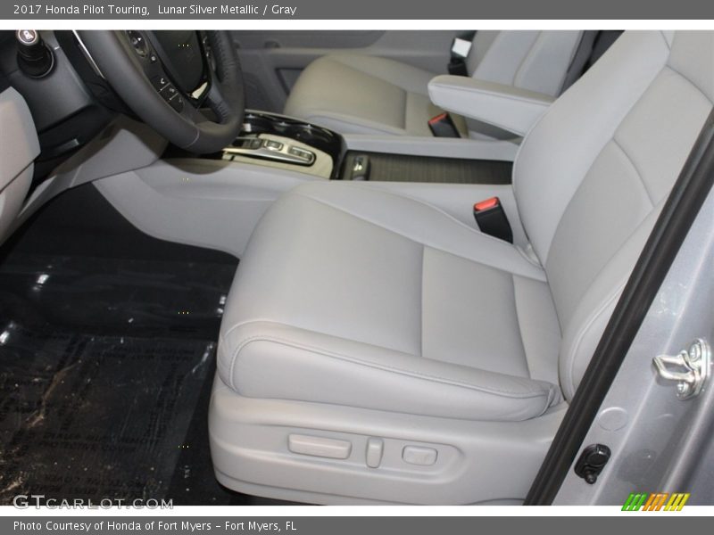 Lunar Silver Metallic / Gray 2017 Honda Pilot Touring