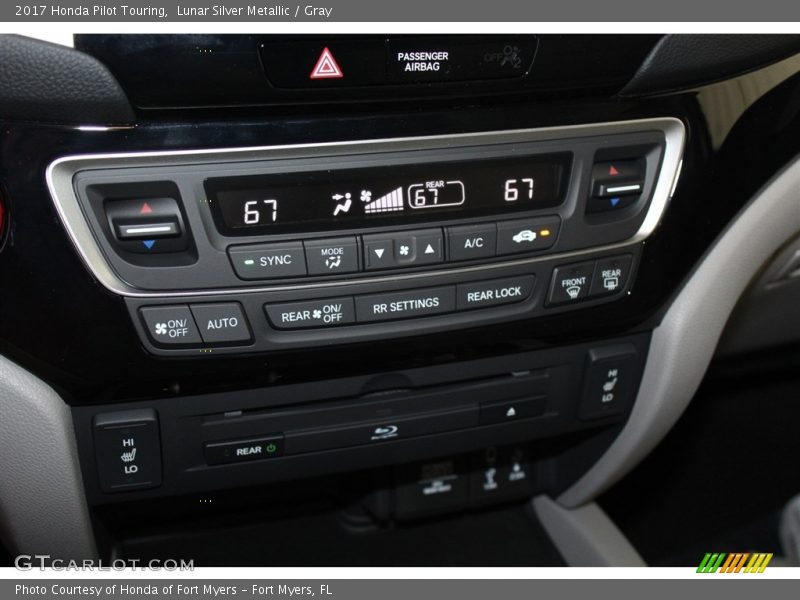 Lunar Silver Metallic / Gray 2017 Honda Pilot Touring